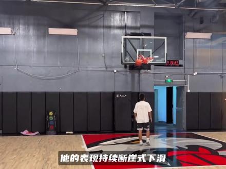 600万顶薪生死战0出手!王奕博8分钟0分,青岛被横扫他背锅 600万顶薪生死战0出手!王奕博8分钟0分,青岛被横扫他背锅