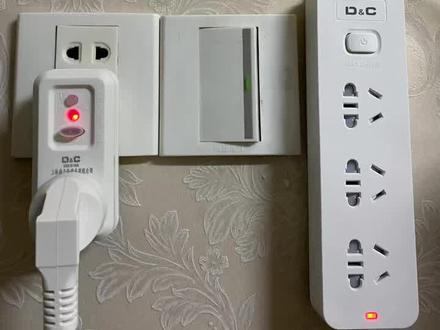 #安全用电 #漏电保护器 多一个步骤多一份安全。小小的漏保,大大的安全,防漏电更安全