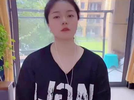 在广大脊髓损伤的伤友里,有一类人称之为截瘫!他们大多为胸腰椎脊髓损伤,在大家的观念里,截瘫是什么概念!仅仅是像大家看到的坐在轮椅上无法走路吗?
作为一个截瘫十年的伤友,今天我来跟大家聊聊,截瘫到底意味着什么!
一次意外终身瘫痪,截瘫意味着这辈子再也无法像健全人一样走路,哪怕伤的轻微,后期又经过自己长期刻苦的康复训练,也依然无法恢复像健全人一样的行走和劳动能力!仅仅是能靠着自己麻木的双腿歪歪扭扭的走几步路而已!
轻微的尚且如此,损伤严重的截瘫患者呢!
伴随他们一生的是再也无法依靠自己的双腿,站立,走路!
是一辈子的大小便失禁!
是因为导尿穿尿不湿随时会发生的尿路感染!
是随时要预防因为久坐久卧压迫带来的压疮!
是无时无刻都在伴随着的下肢麻木僵硬,神经疼痛!
是丧失了劳动能力还要努力想办法谋生的一群人!
是内心深处无法与人言说的辛酸!#脊髓损伤 #截瘫之苦常人无法理解 #轮椅生活