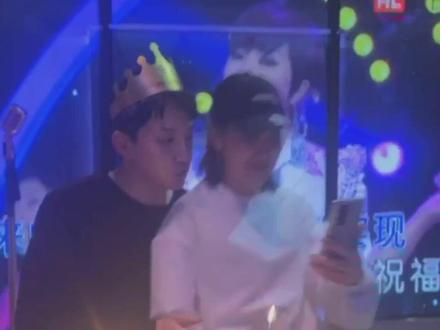 母子相聚正所谓惬意#范世錡 @🦋晓晓☘️慧思~ @DOU+小助手