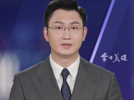 据媒体报道,全球内存芯片行业的三巨头之一 SK 海力士宣布,将向全体员
工发放人均超1.36亿韩元(约合64万元人民币)的绩效奖金,创公司历史最高纪录。