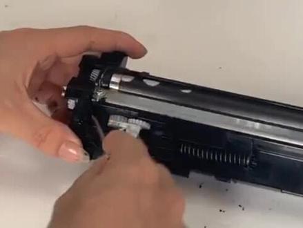 京瓷1040/1020/1025系列打印机显影仓拆解清洁步骤