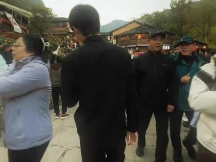 江西上高出了个天才他的独创舞蹈让无数在病痛中的家庭燃起了希望。#妮蔻 #刘梓逸 #一字义 #游京dj