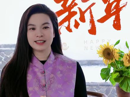静宁见春、𧘲猷并茂,
周小姐嘉禾共享农庄。