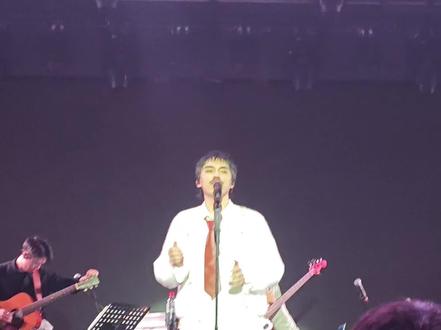 hush关于《第三人称》创作背后的故事分享……
#第三人称 #livehouse #观众视角