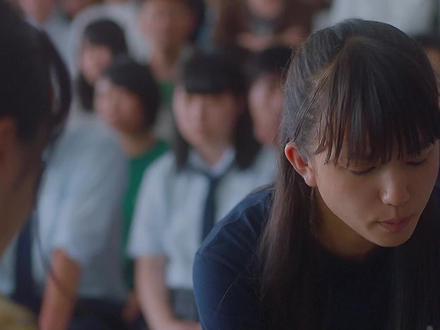 女孩子吵架谁都不服谁 #青春校园 #热门小助手 #花牌情缘 @DOU+小助手