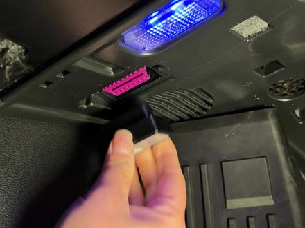 奥迪原厂其实藏着很多实用功能,只需一个小模块,就能轻松解锁,关门自动升窗,解锁鸣笛和迎宾功能等便捷设置。3秒无损安装,即插即用,无需破线拆车,让你的驾驶体验更舒适高级。#奥迪 #汽车好物 #奥迪隐藏功能 #obd模块