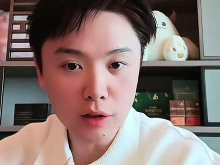 追觅科技俞浩讲述童年穷苦经历潸然动情 #玩法达人投稿激励计划 #创作者中心 #创作灵感 小时候因为家庭困难,为借50块钱跑边全村,俞总的来时路#俞浩 #追觅