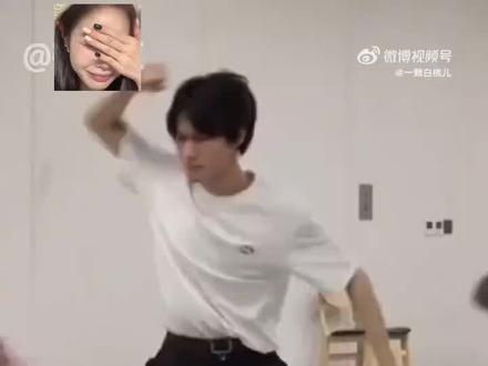 #时代峰峻 ·#王橹杰#丁程鑫·#张真源
老师!为什么我家孩子在这个系列里这么埋汰啊?