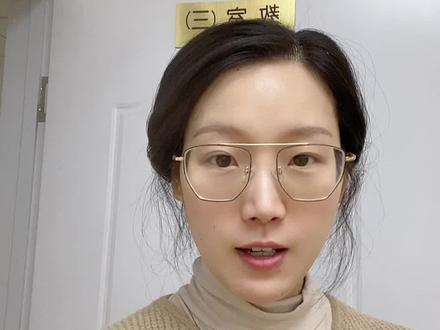 火遍全网的女秘书,究竟多厉害?#董明珠22岁秘书走红 #高考志愿填报 #干货