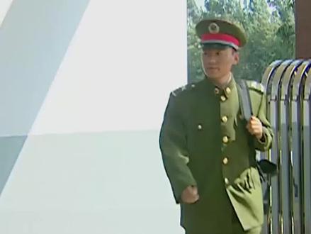 守卫检查特种兵证件,一看他不对番号,秒懂他不简单