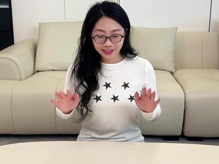 提前过年🧨!肖战新年礼盒大开箱🤩
感谢战哥用心满满的礼物,又是内含福利的一期🎁
快来看看吧~
#肖战#明星礼盒开箱 #明星 #开箱 #新年礼盒