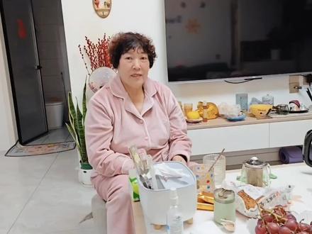 小贾赔3万卖奔驰车,被女朋友埋怨瞎折腾,小贾:给你更好的生活#奔驰 #女朋友生气系列 #赔钱处理了