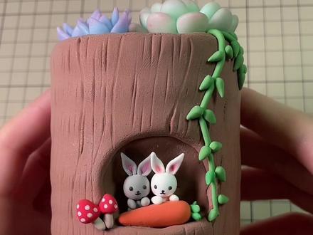 《旧瓶改造系列》,粘土兔子小屋教程,超轻粘土饮料瓶空瓶改造,树桩兔子窝手工作品教程#超轻粘土 #粘土 #粘土手工 #粘土教程@DOU+小助手