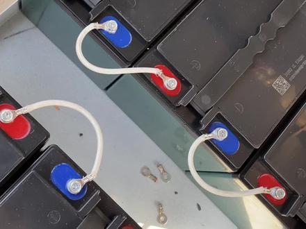 两组电池连接方式续航可达200公里 #真实生活分享计划 #电池安装教程 #铅酸电池安装 #新国标电动车 #电动车维修教学