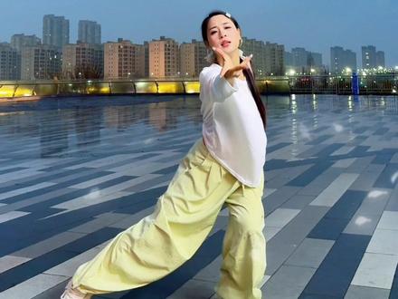 天在下雨,就跳一遍了,模版做好,拿去用吧! #来生别再有遗憾 #抒情舞蹈 #完整版 #模版 #广爵