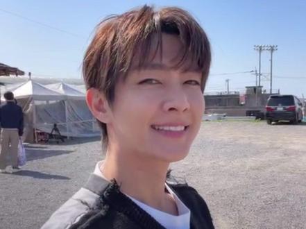 终于乖乖露脸了#炎亚纶#炎亚纶ins