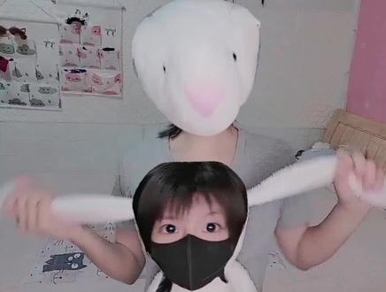 “双性人是吧?被歧视是正常的”#性别 #雌雄同体 #双性人 #偏见