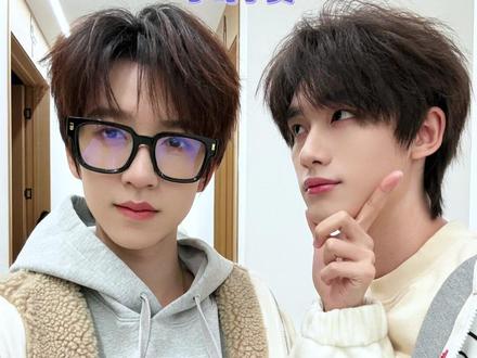 没想到吧!大学毕业了还得赶作业!#丁程鑫 #贺峻霖 #时代少年团 #向全世界安利 #时代少年团入驻抖音