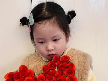 女神节手工|一起来做超简单的 卷卷花贺卡!
#女神节 #女神节手工 #贺卡 #DIY #幼儿园手工