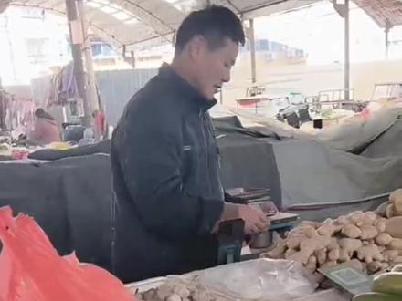 今天璐璐心情特别的低落#热门