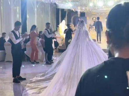 妹妹结婚只要一万彩礼对外宣称 30 多万,妹妹30倍杠杆做空闺蜜#万万没想到 #离谱 #闺蜜