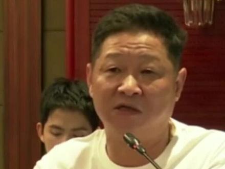 #赵亮 :我是老演员、老党员了,我们是文艺战士。心中秉持#李雪健 老师他们传承的做演员要有社会责任感。#在希望的田野上