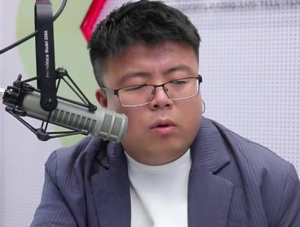 楼上频繁往下丢大袋垃圾,恶意#高空抛物 谁来管?保利物业:准备安装监控