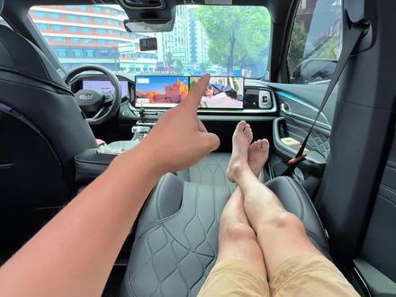 跑长途副驾放平可以利用起来,坐在副驾非常舒服,这期视频详细讲解如何操作#吉利星越l #星越L车友会 #26款星越L #26款星越L长风 #星越L用车知识