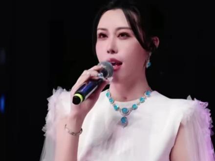 娘家人,七七和七哥共同演唱的茉莉花,好听吗?#猫七七黛莱皙 #茉莉花