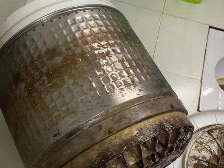 十公斤海尔幂动力的全拆清洗,内筒好重,提起来差点闪了我的老腰😭#洗衣机清洗 #现场实拍 #同城生活服务 #焕然一新