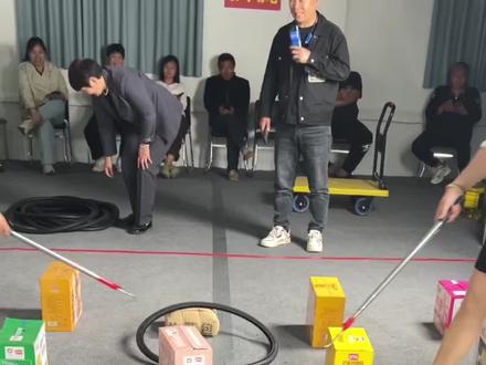 练成了,我的给你们发奖状 #套圈挑战 #套圈 #套圈游戏 #团建游戏新玩法 @汽车帮提王鑫鑫 @ @海尔洗衣机旗舰店 #洗烘王者自带霸福