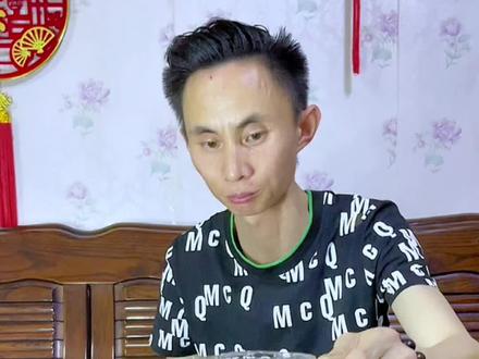正宗滇红凤庆红茶核心产区花果香蜜香凤宁号滇红茶升级款经典58云南凤宁品
牌红茶蜜香型半斤装铁罐250g#滇红 #口粮茶推荐 #茶小帅 @DOU+小助手