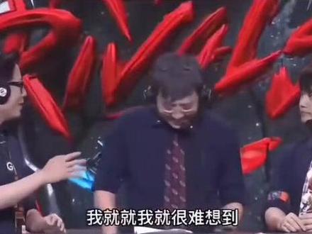 娃娃泪洒解说席,这个时代我们等了太久!四年三冠,让他们知道LPL才是世界第一赛区!#lpl #电竞 #泪目