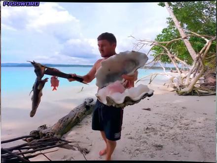 男人为了体验荒岛求生,竟然买下一座荒岛#荒野求生#野外生存