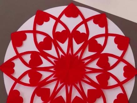 太过年了,和小朋友一起来剪好看的窗花吧! #窗花剪纸 #新年剪纸#手工剪纸