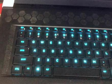 外星人笔记本电脑 简单的调试风扇速度与灯光软件#笔记本电脑 #电脑 #外星人电脑 #笔记本电脑配置推荐 #游戏本推荐 推荐一款X17R2-2770 型号。17寸。3070Ti显卡全新国行。17500元