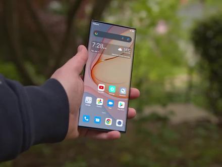 #中兴Axon40 Ultra海外版已正式发售!这块无缺全面屏有何魅力让各路大V们赞不绝口?