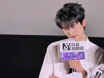 “允许我再发一遍,因为真的太甜了!
不管你们看没看过,反正我是看不够。”😍😍😍#追星日常 #陈妍希#周柯宇#狙击蝴蝶