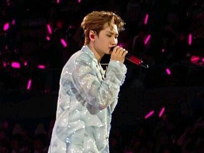 啊啊啊汪苏泷跳了还给你一些孤单!一刀未剪汪苏泷说要助力每一个深夜是谁的电话响!啊啊啊汪苏泷让我们发抖音!!#还给你一些孤单 #深夜是谁的电话响 #汪苏泷一开口谁的dna动了 #汪苏泷演唱会 #演出声浪计划