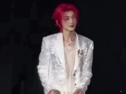 真的很“郝”听!
静静地听郝熠燃唱歌🥳#帅炸了 #演唱会 #神级现场 #郝熠燃