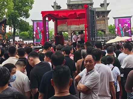 王婆来孝感云梦给大家介绍对象啦#王婆相亲现场人山人海 #祥云湾文旅景区 #王婆相亲说媒