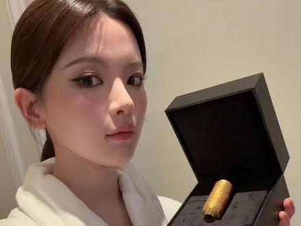 来自异国他乡的明信片🎑#杨超越 #巴黎世家