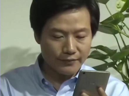 继 Are you OK 后雷军再现魔性发音#小米 #雷军 #耳机 #搞笑 #万万想不到