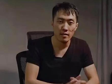 与老罗辩论后,王自如公开道歉#罗永浩 #王自如