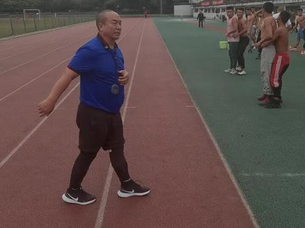 周一《恩波格斗》一线选手体能训练