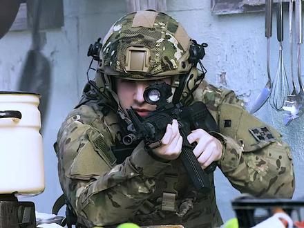 电影《肮脏天使》特战小队营救行动全程紧张刺激 #枪战电影