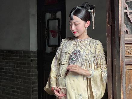 漫步古城墙 坐在老宅院 来做晋商少奶奶感受下我们晋商的传统文化 给自己一次不一样的孕照体验~#国风古韵 #孕妈#vlog日常 #孕妇照 #中华文化