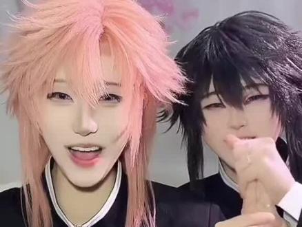 昨天晚上的直播看的我一直在笑。
#呦鸟 #鸟呦 #皮下行为 #直播切片
@小呦 @小鸟