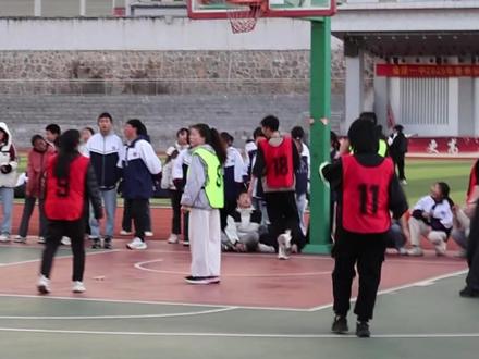 初三学生拍视频搞笑班主任